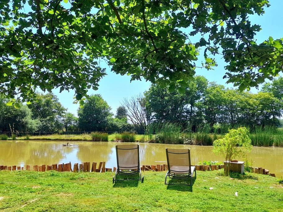Villa La Roulotte Du Pecheur à Saint-Privé Extérieur photo